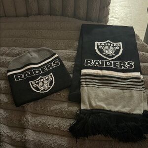 Raiders Beanie and Scarf Set